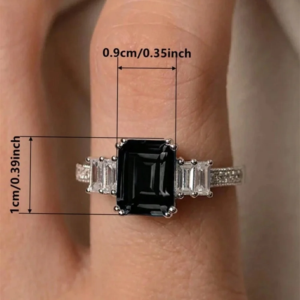 Elegant Black and Silver Ring 7